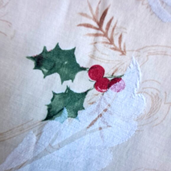 Vintage Liz Claiborne Holly Swirl 100"x 60" Oval Tablecloth With 10 Napkins - Picture 5 of 8